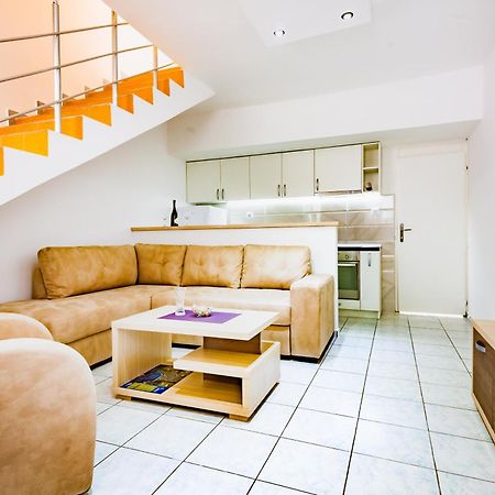 Apartments Adriatic Свети Стефан Стая снимка