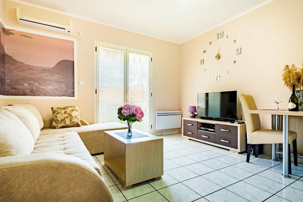 Apartments Adriatic Свети Стефан Екстериор снимка