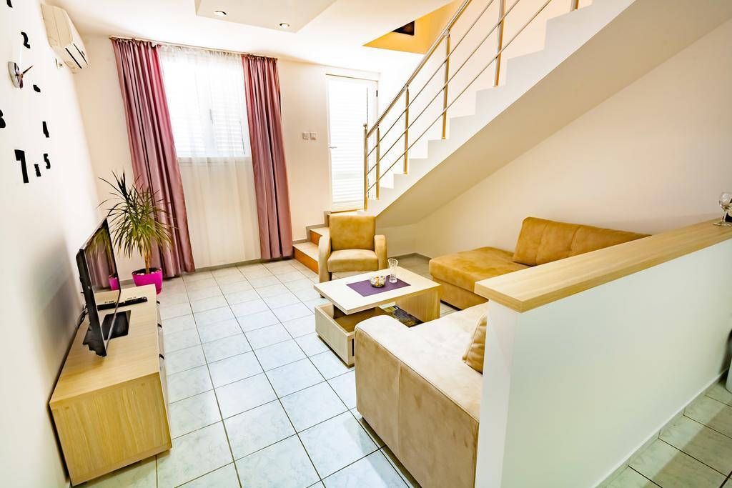 Apartments Adriatic Свети Стефан Екстериор снимка