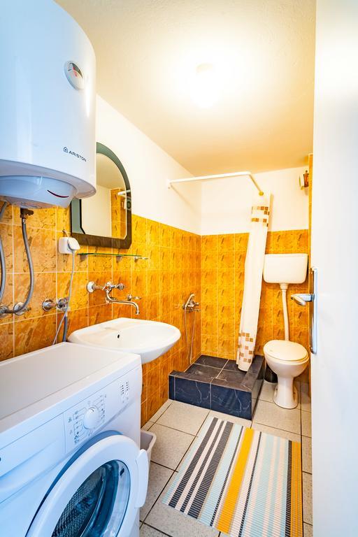 Apartments Adriatic Свети Стефан Екстериор снимка